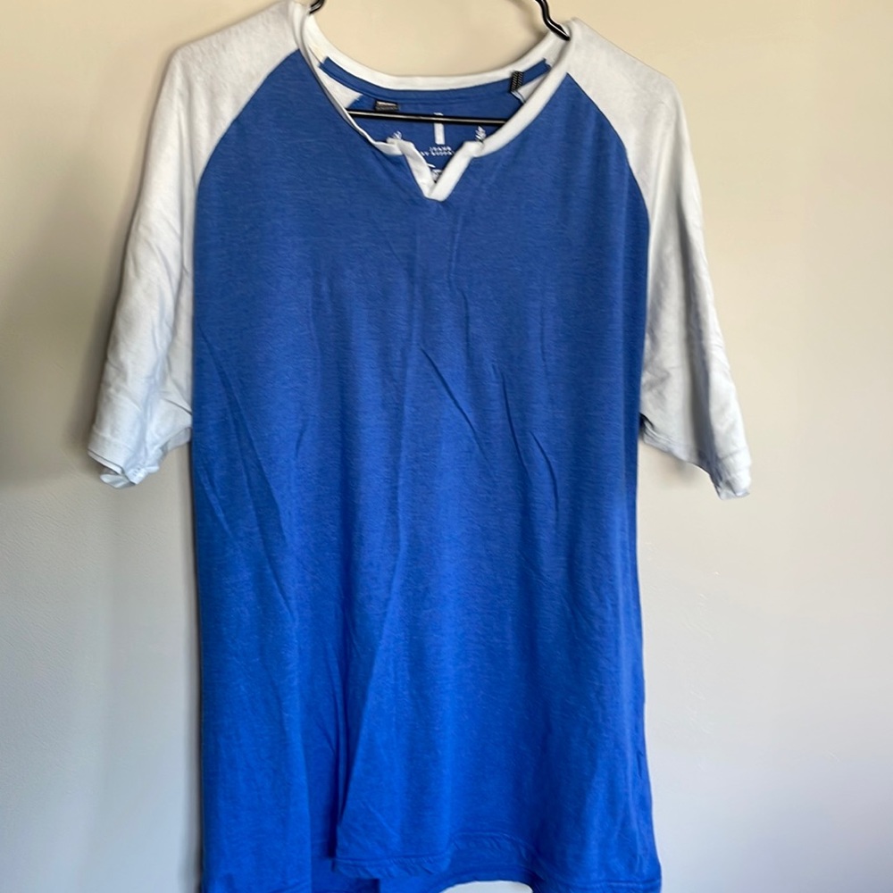 Mens V-neck Tshirt